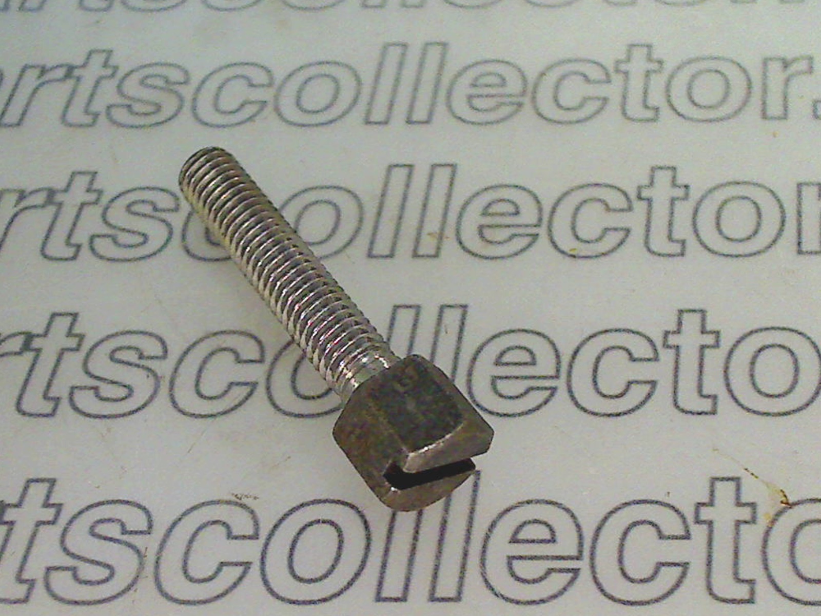 BRUSH SCREW